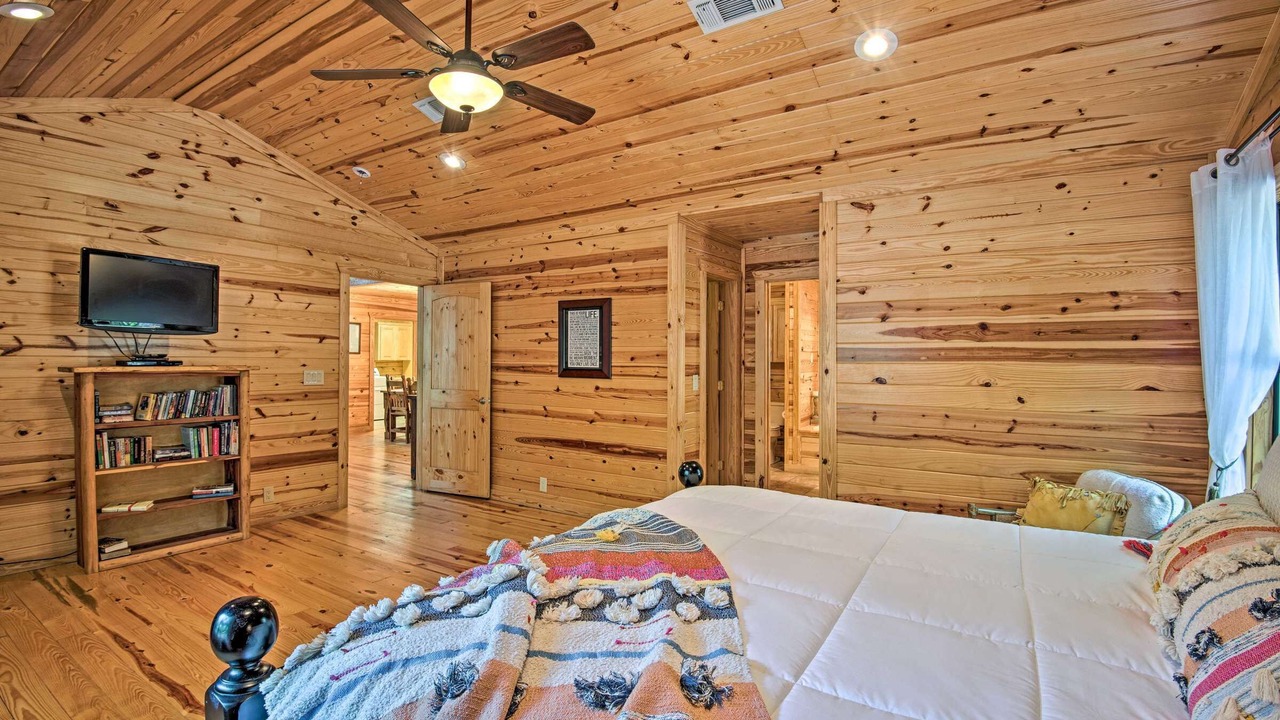 Photo of Bedroom in Golden