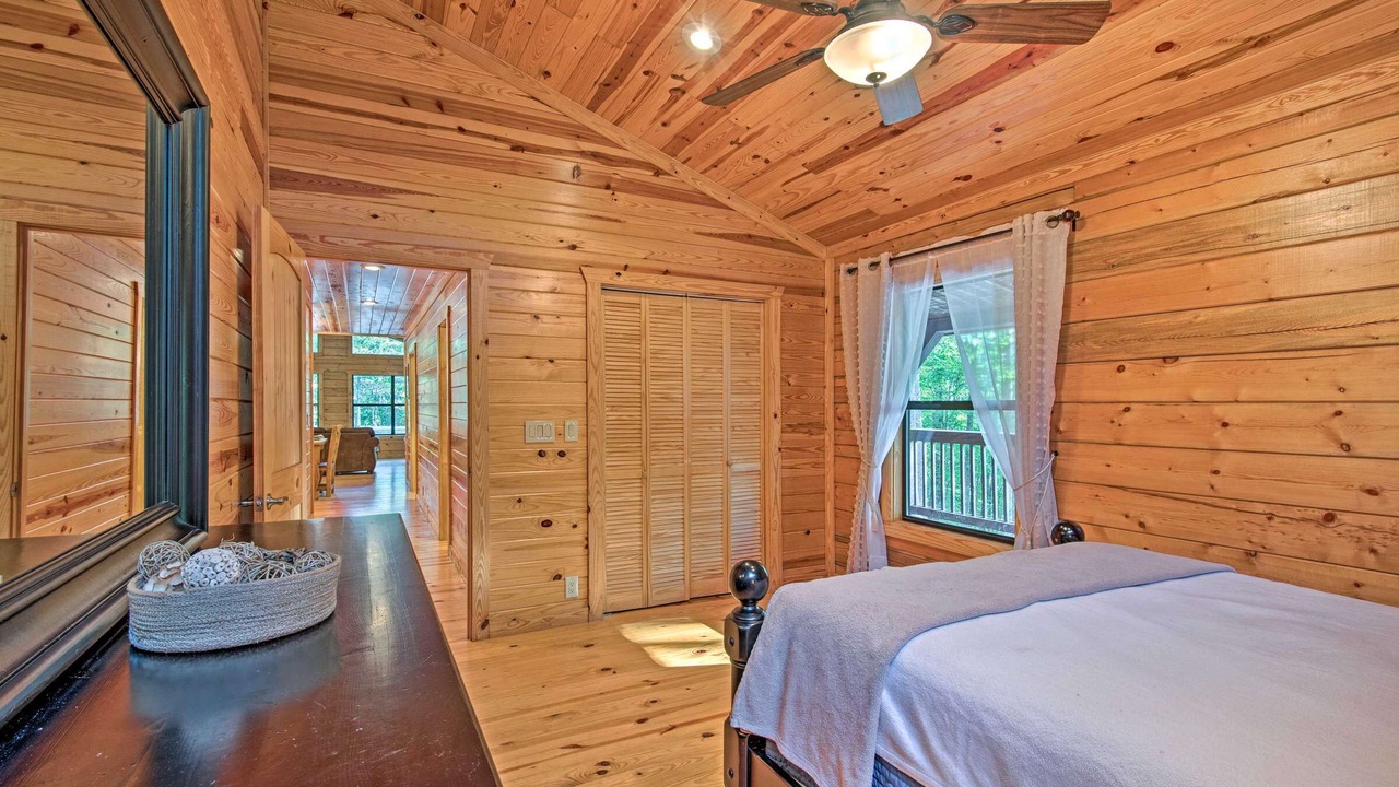 Photo of Bedroom in Golden