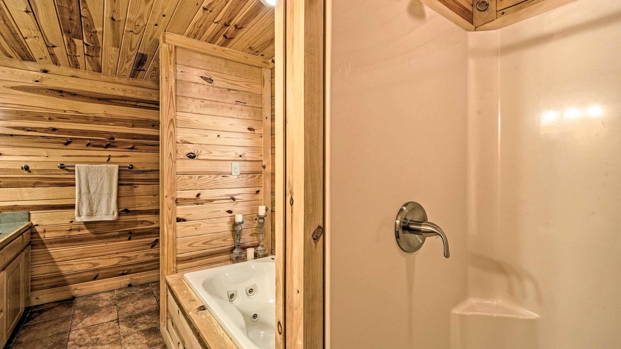 Photo of Bathroom in Golden