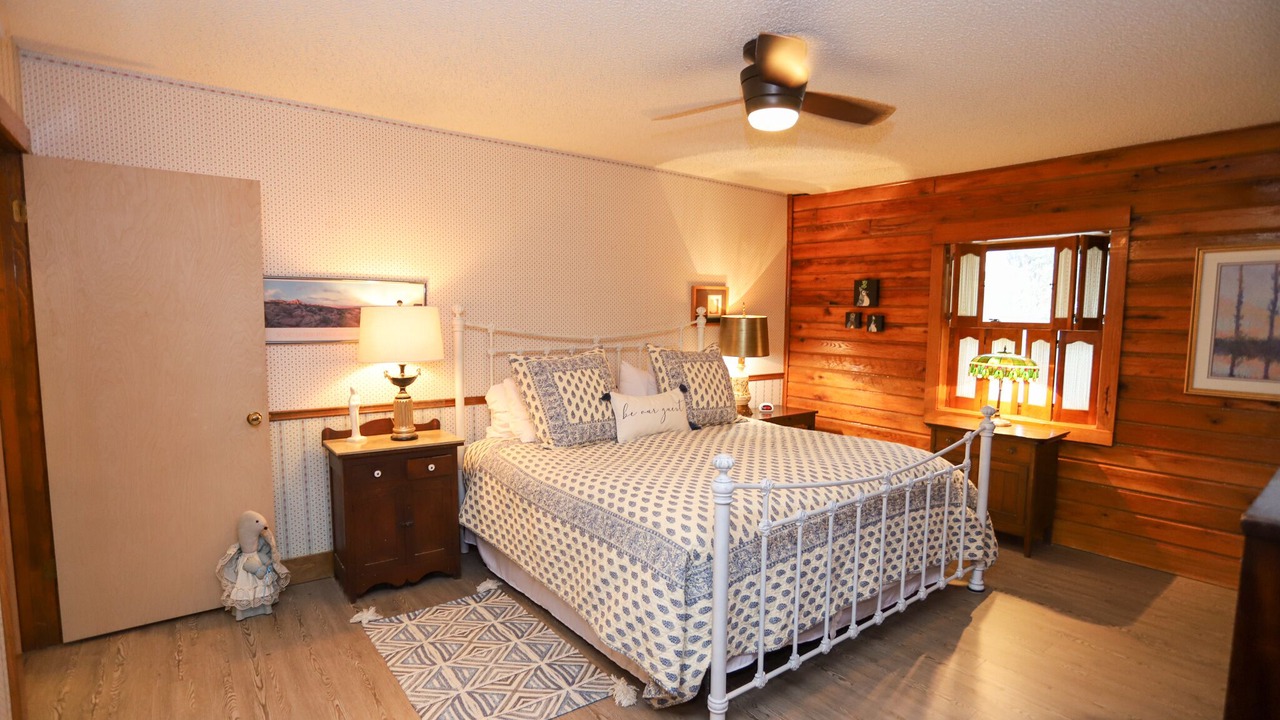 Photo of Bedroom in La Grange