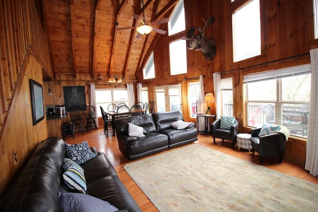 Photo of Bedroom in Flat Hollow Marina