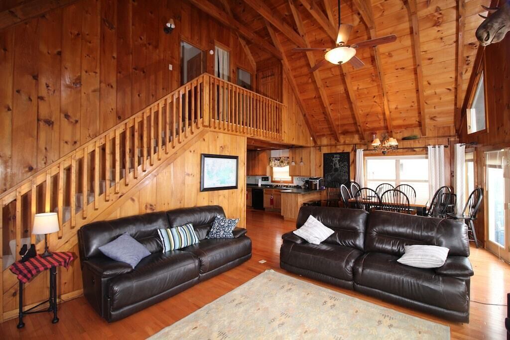 Photo of Bedroom in Flat Hollow Marina