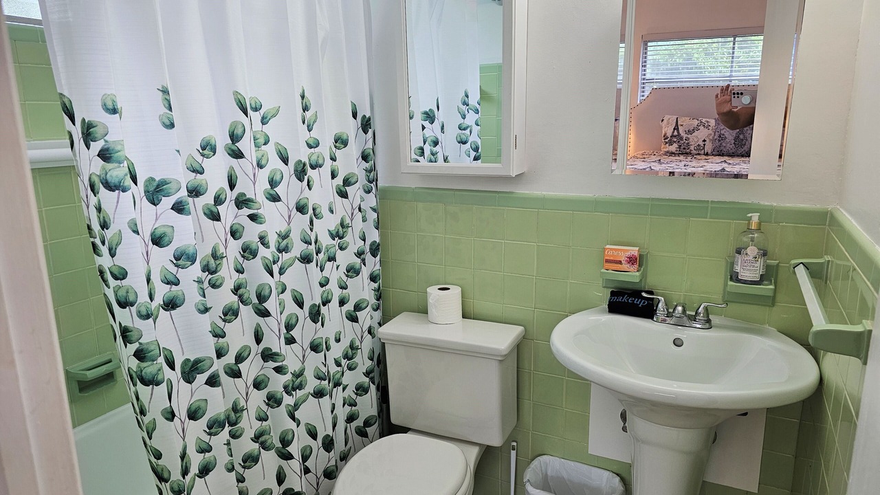 Photo of Bathroom in Lauderdale Beach