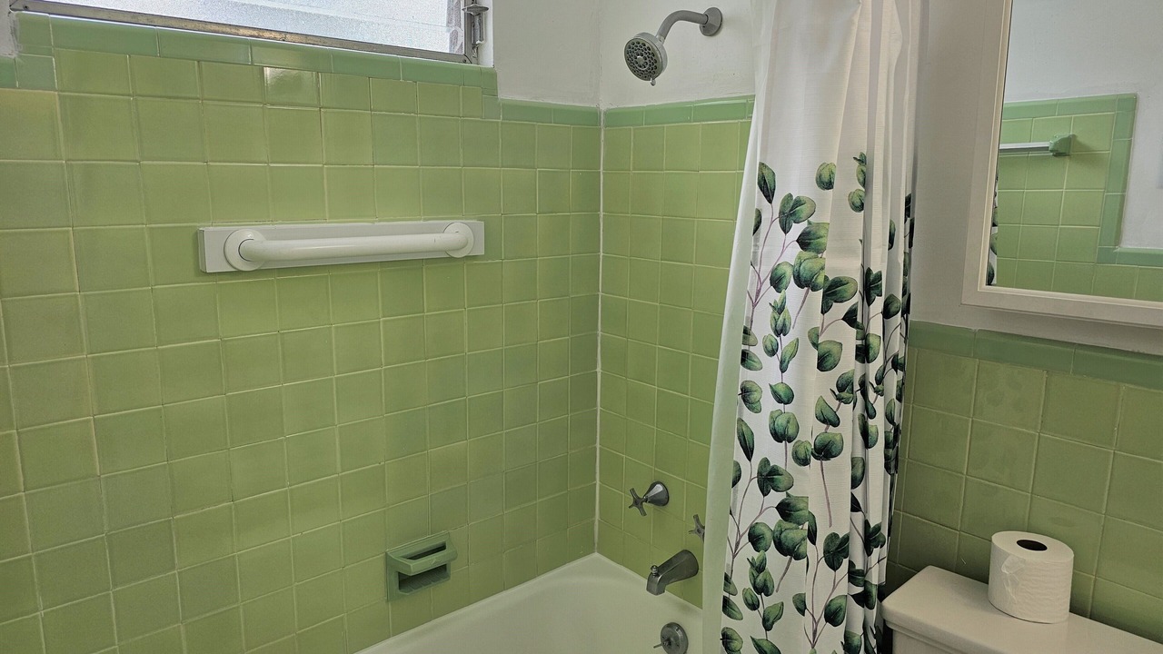 Photo of Bathroom in Lauderdale Beach