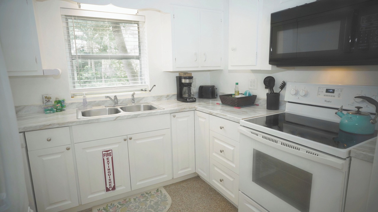 Photo of Kitchen in Lauderdale Beach