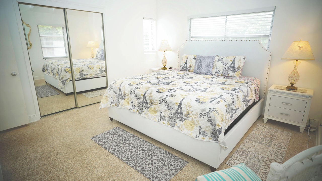 Photo of Bedroom in Lauderdale Beach
