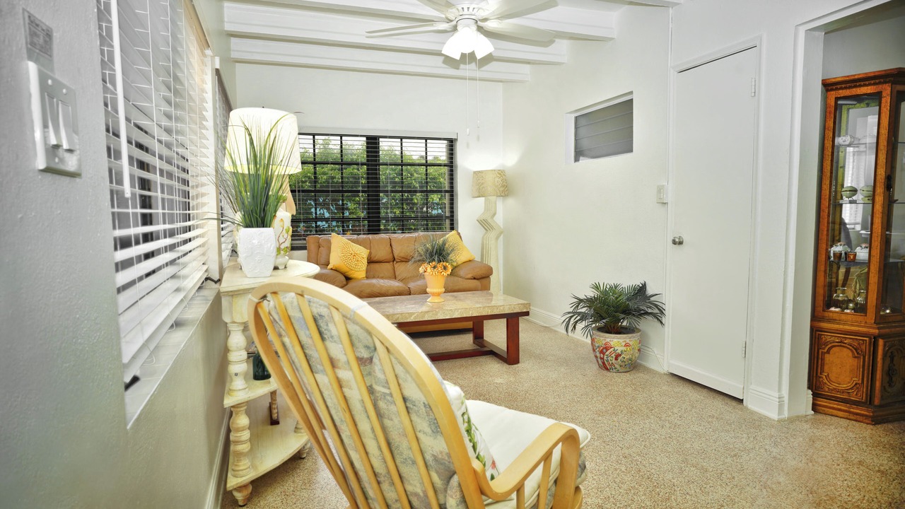 Photo of Livingroom in Lauderdale Beach