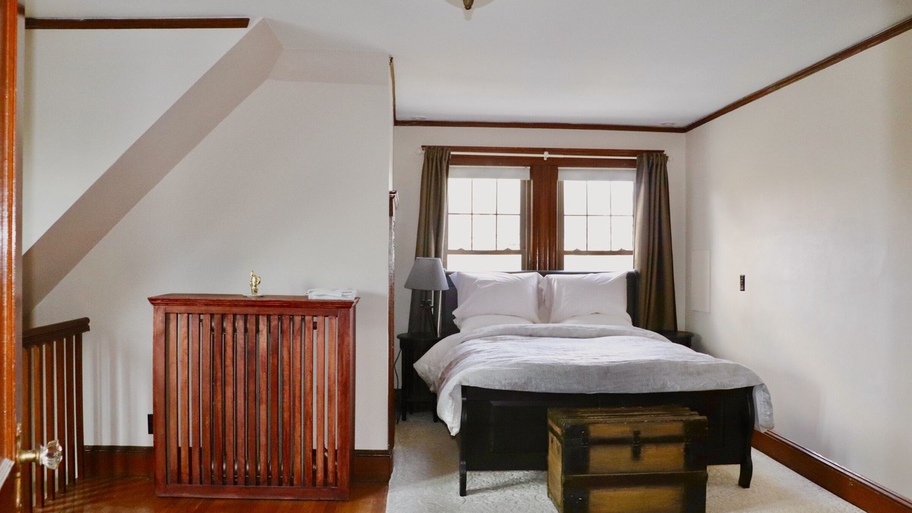 Photo of Bedroom in Oak Square