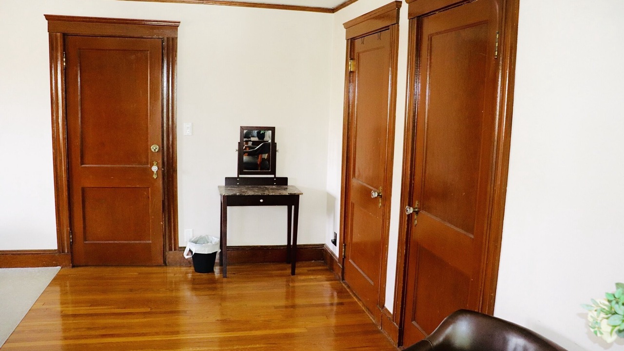 Photo of Others in Oak Square