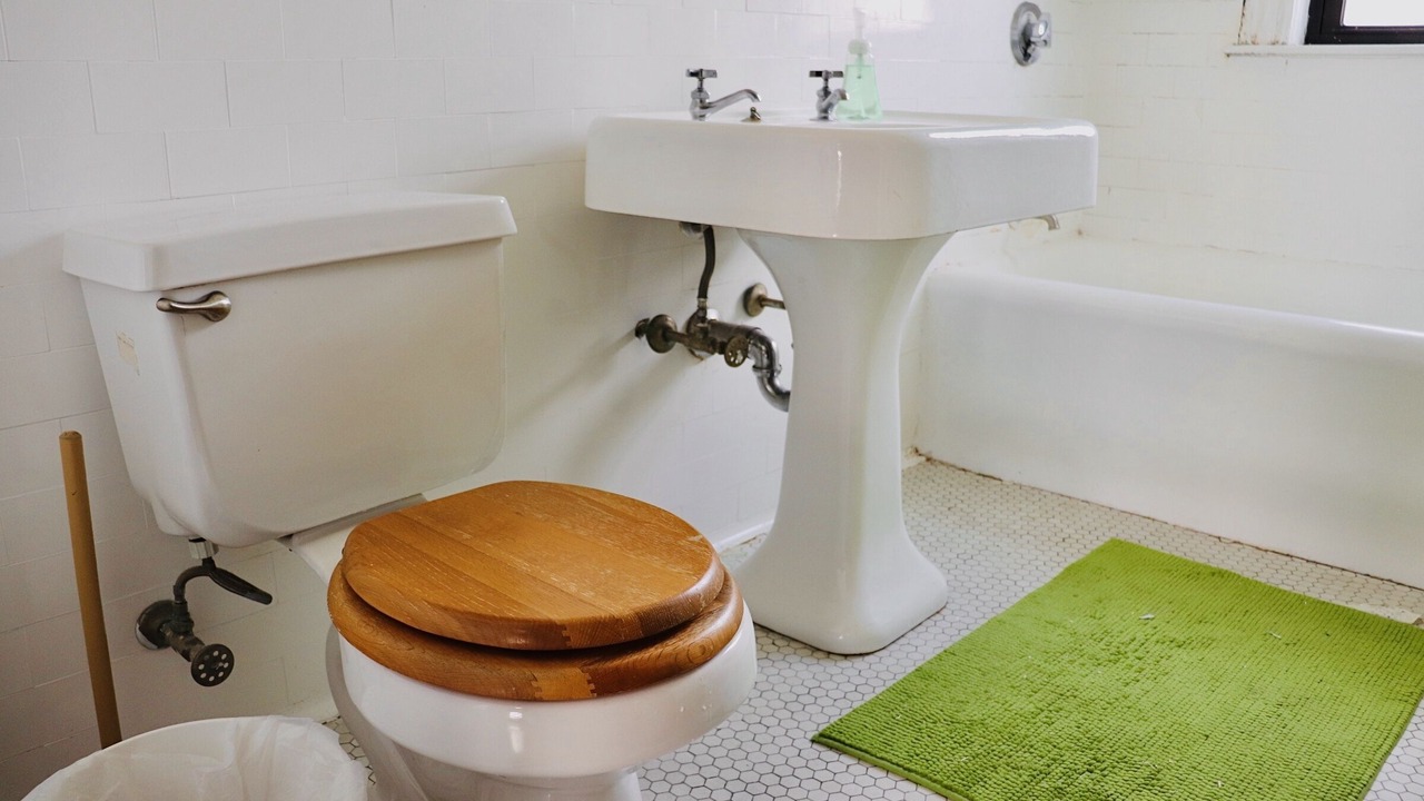 Photo of Bathroom in Oak Square