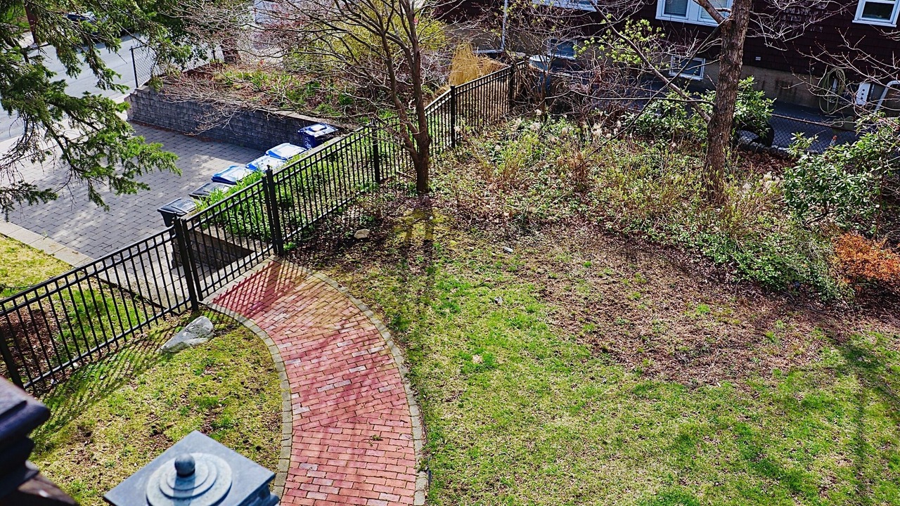 Photo of Outdoor in Oak Square