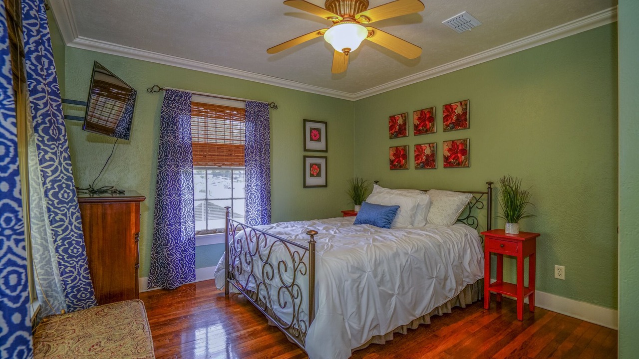 Photo of Bedroom in Marshall