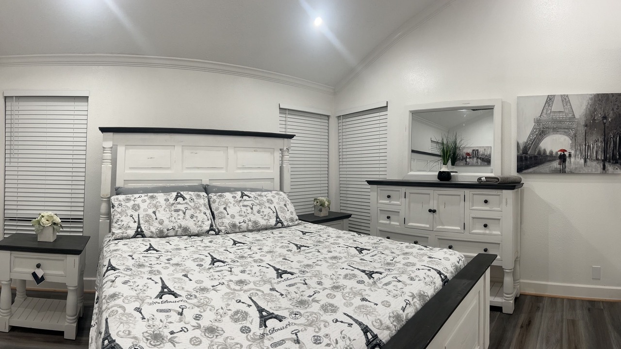 Photo of Bedroom in Humble