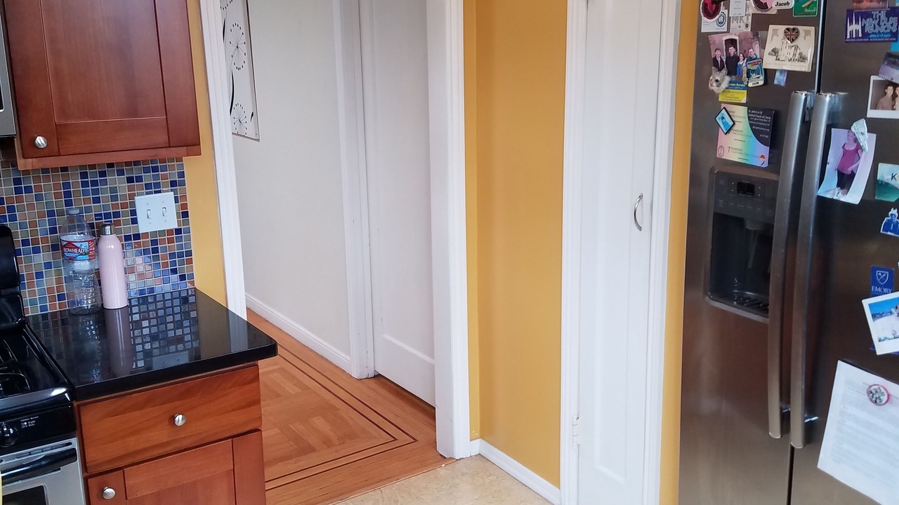 Photo of Kitchen in University Mound