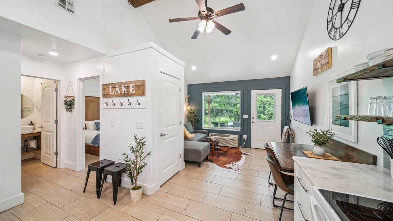 Photo of Bedroom in Grove