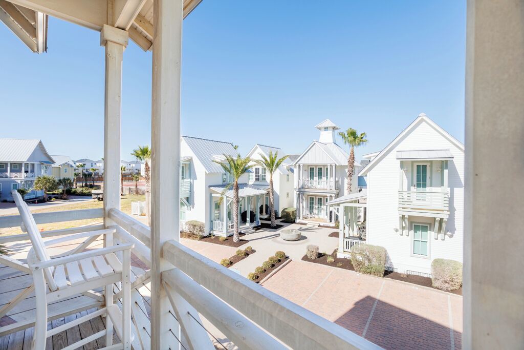 Photo of Patio Balcony in Cinnamon Shore