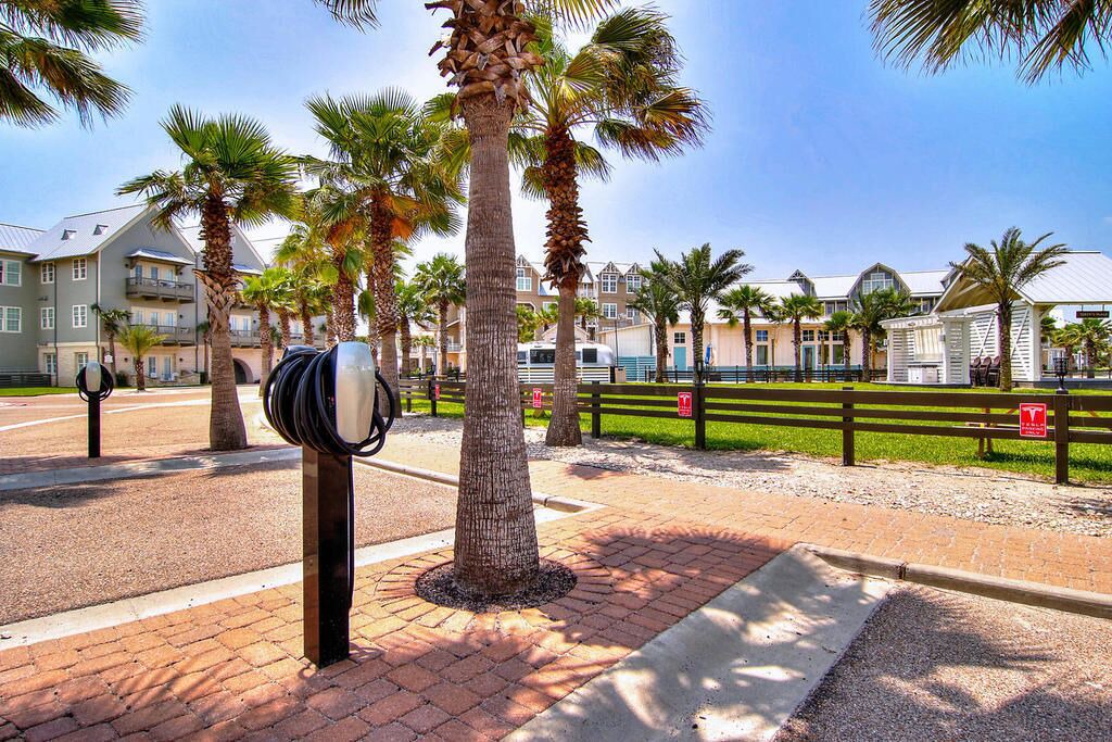 Photo of Others in Cinnamon Shore