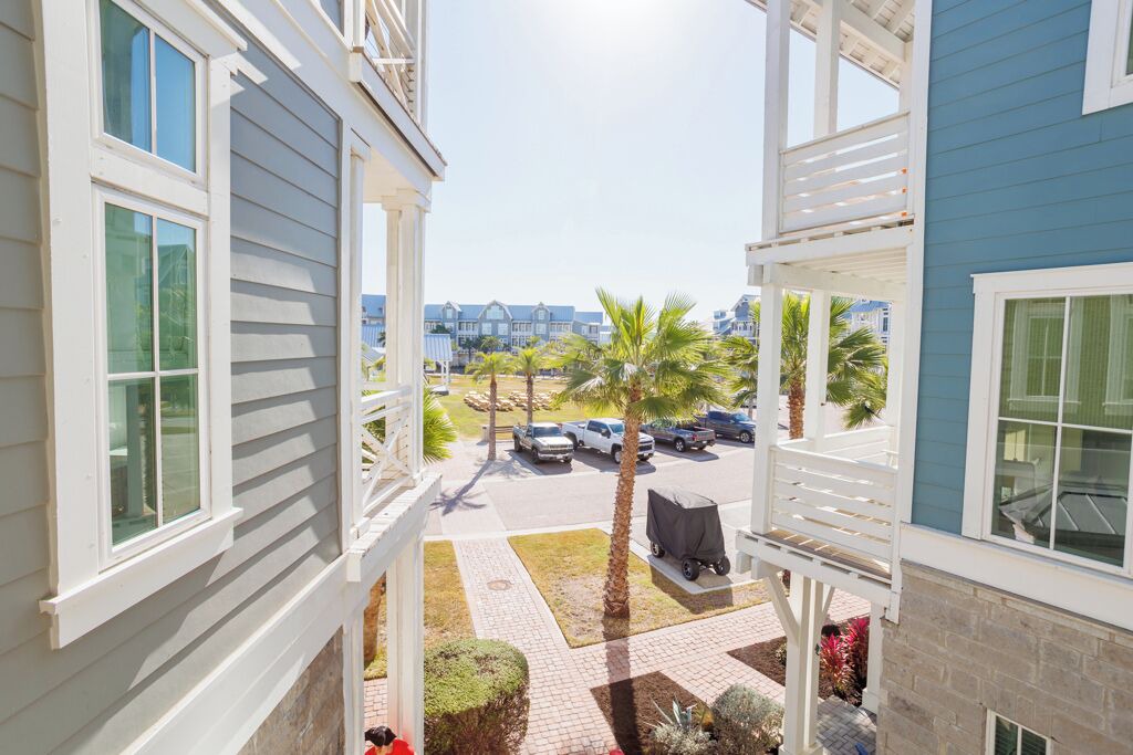 Photo of Patio Balcony in Cinnamon Shore