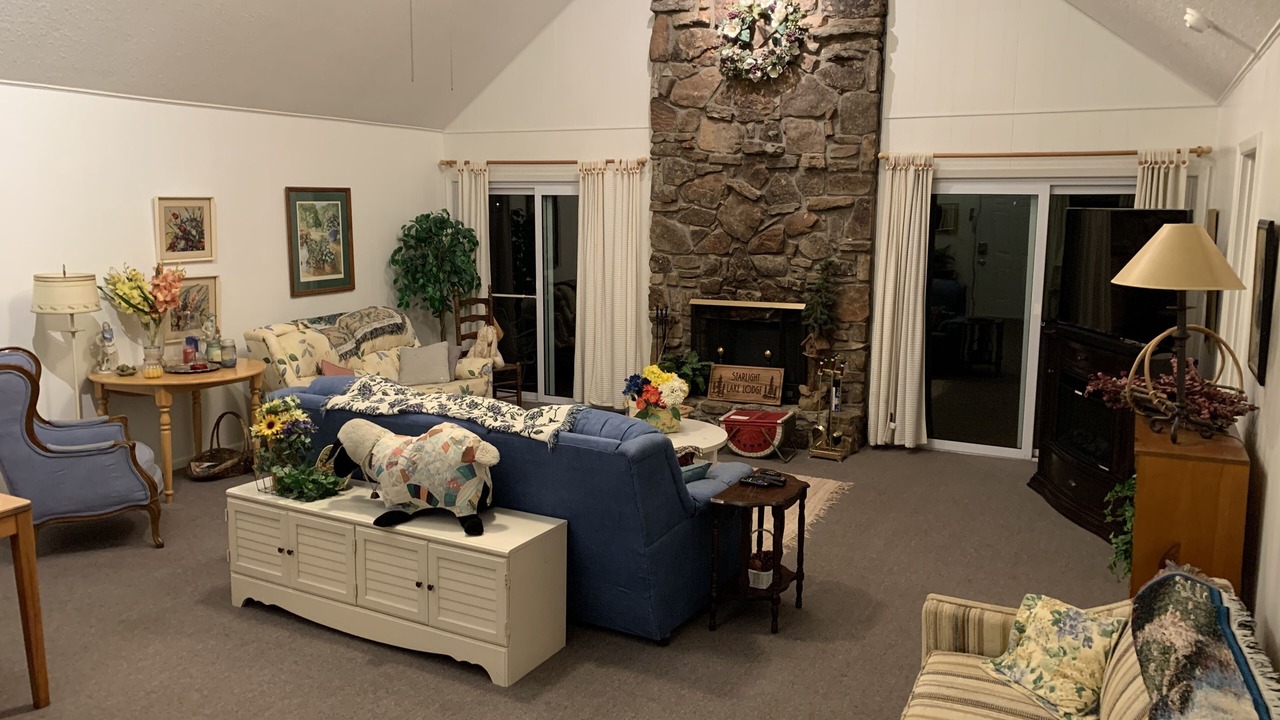 Photo of Livingroom in Cherokee Village