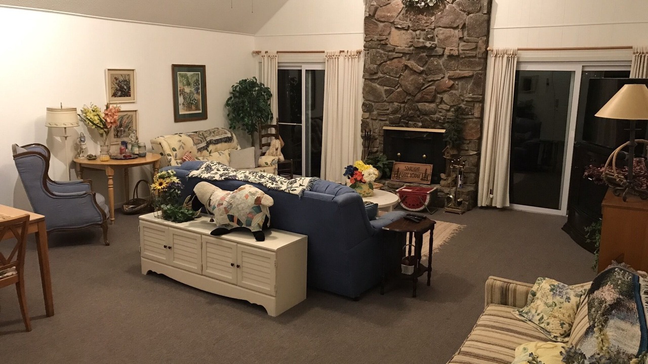 Photo of Livingroom in Cherokee Village