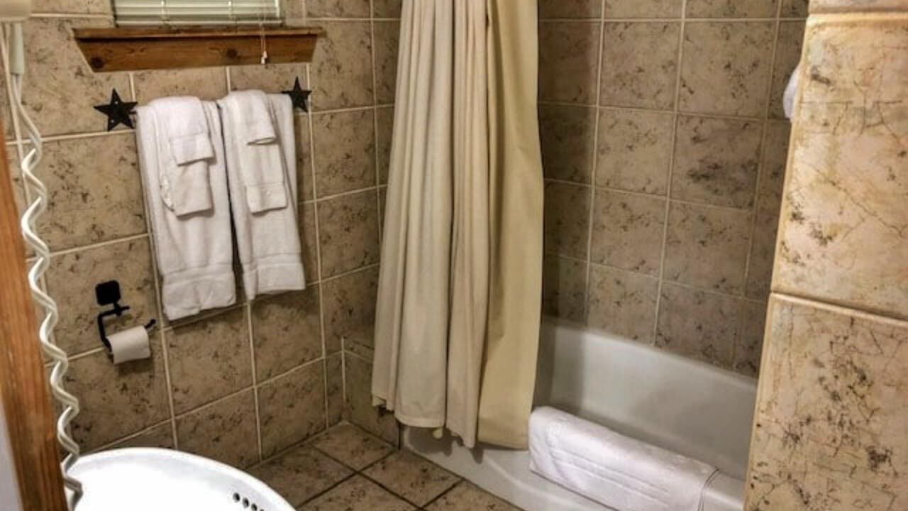 Photo of Bathroom in Kingsland