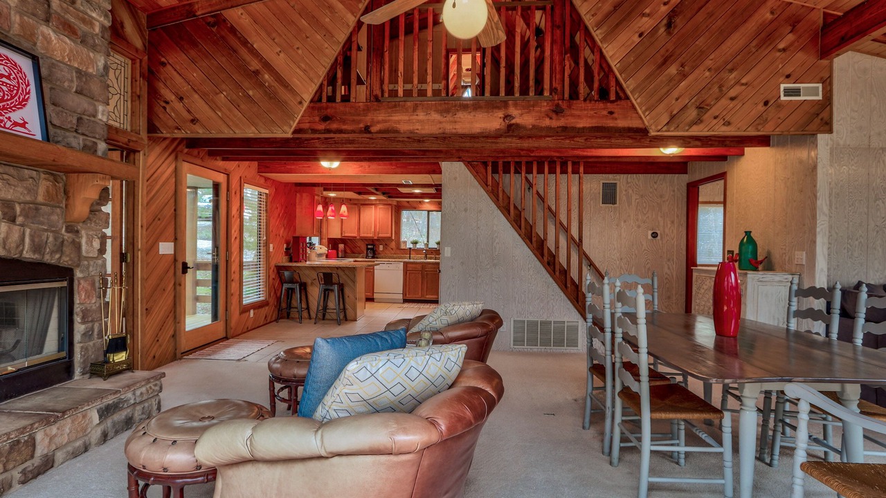 Photo of Livingroom in Innsbrook