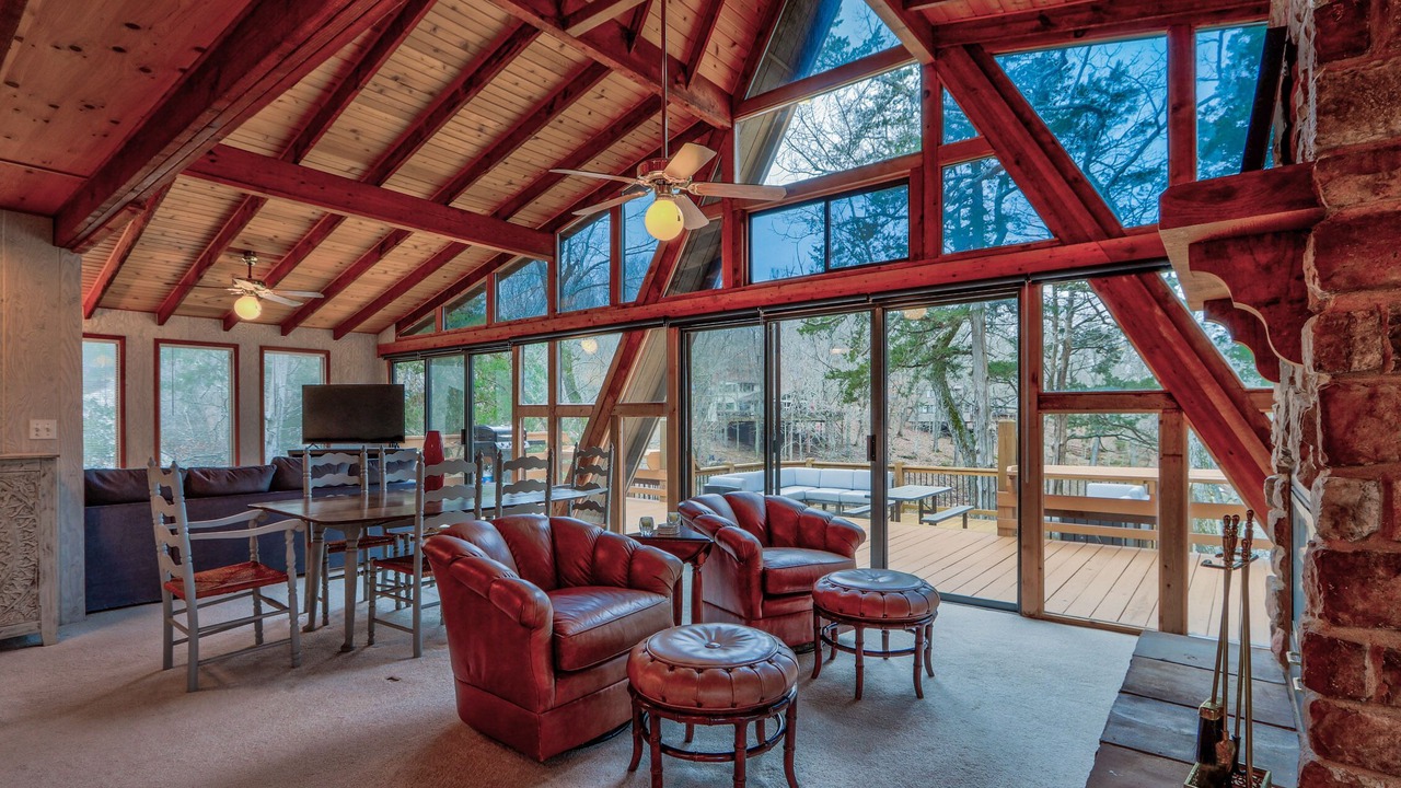 Photo of Livingroom in Innsbrook
