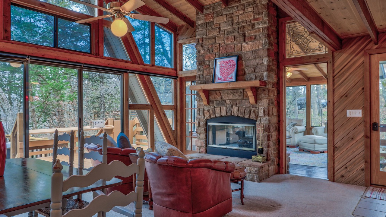 Photo of Livingroom in Innsbrook