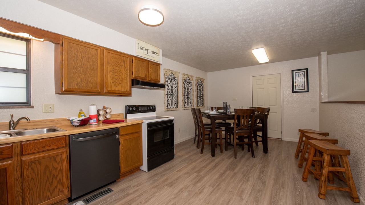 Photo of Bedroom in Karns