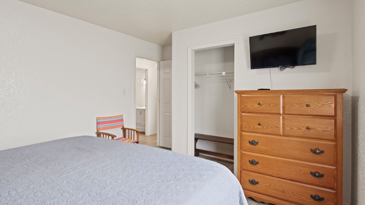 Photo of Bedroom in Karns