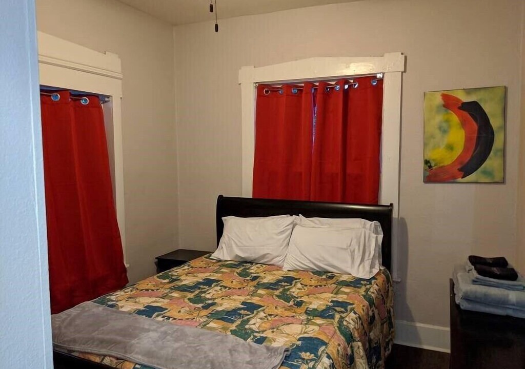 Photo of Bedroom in New Pathways