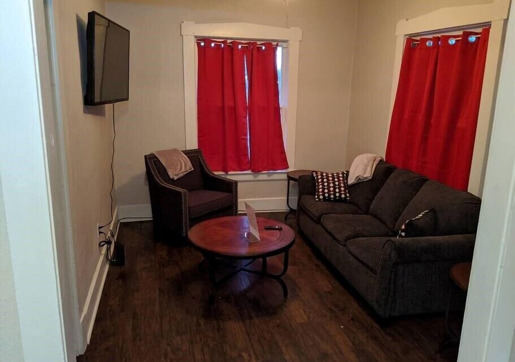Photo of Livingroom in New Pathways