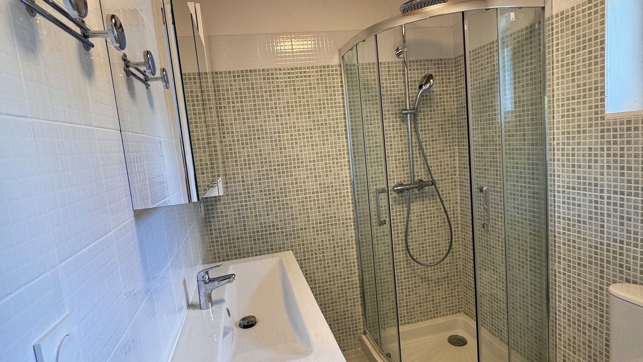 Photo of Bathroom in Corancy