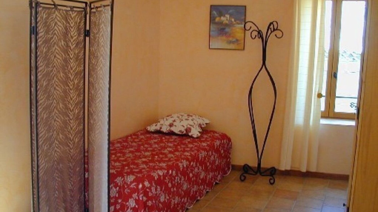 Photo of Bedroom in Montaren-et-Saint-Mediers