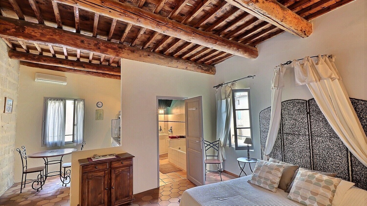 Photo of Bedroom in Montaren-et-Saint-Mediers