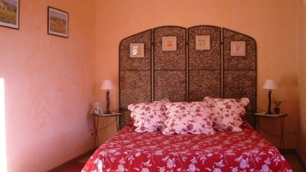 Photo of Bedroom in Montaren-et-Saint-Mediers
