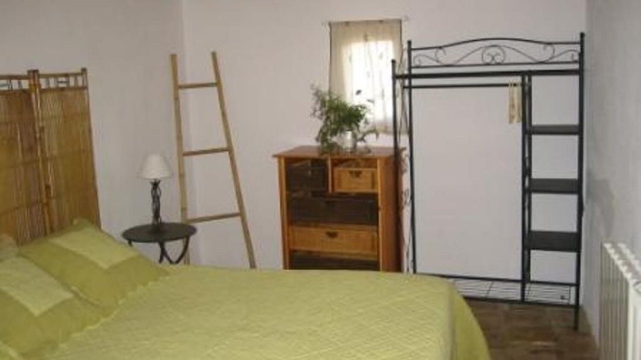 Photo of Bedroom in Montaren-et-Saint-Mediers