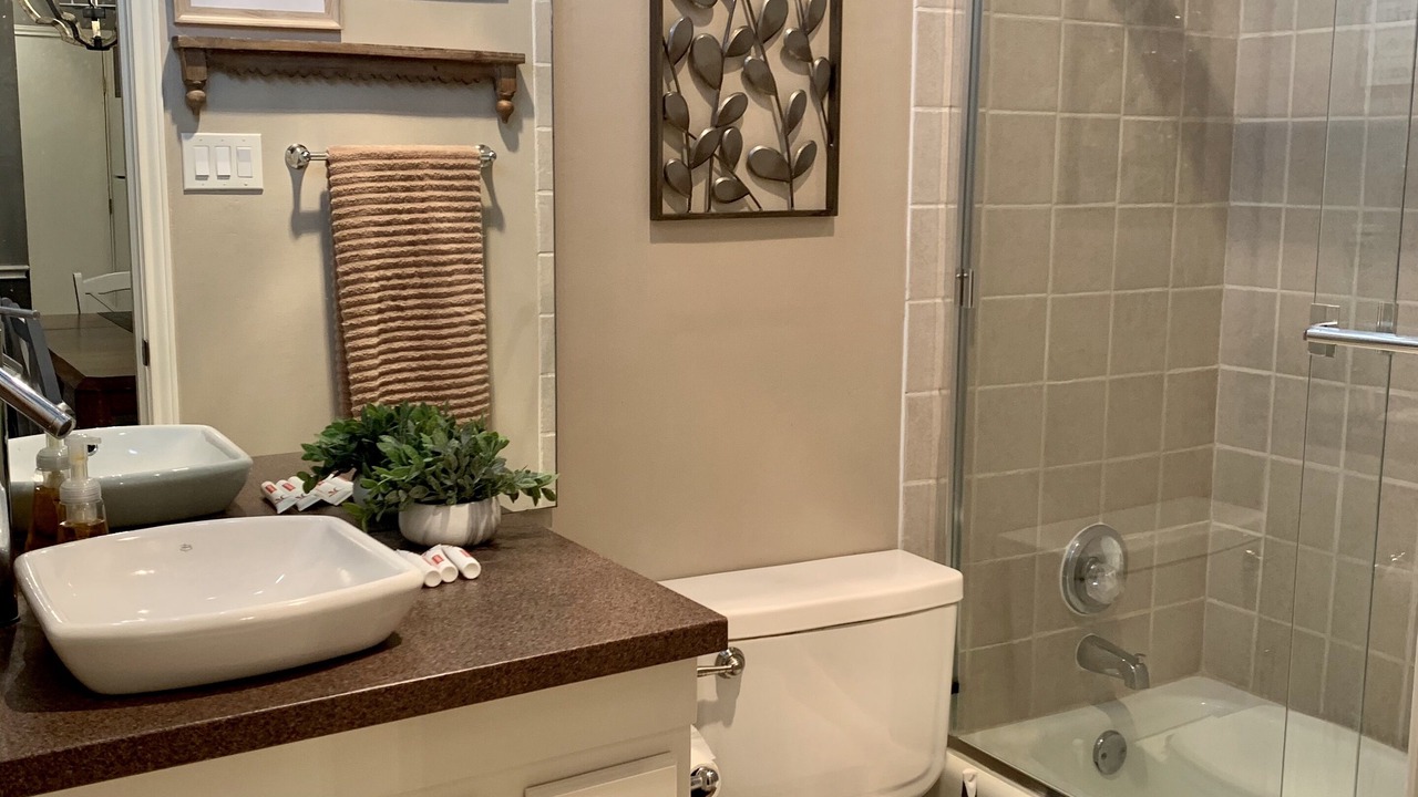 Photo of Bathroom in Pottsboro