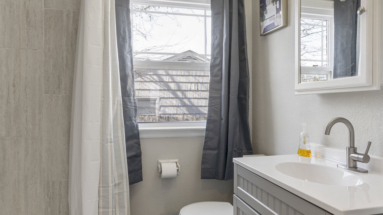 Photo of Bathroom in Turner Park