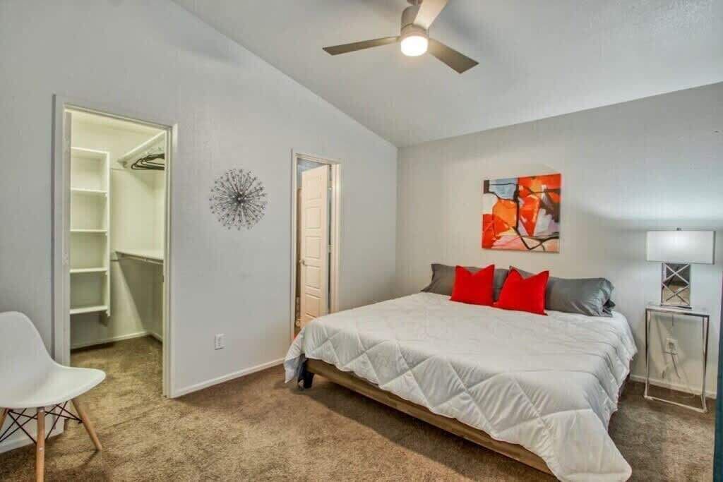 Photo of Bedroom in Biggs Field