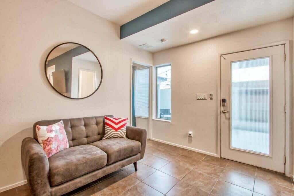 Photo of Livingroom in Biggs Field