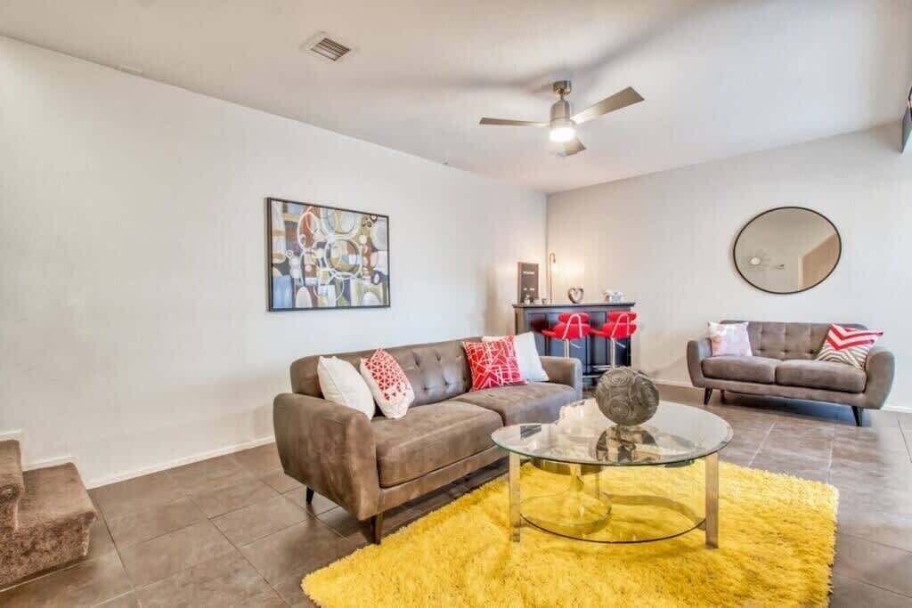 Photo of Livingroom in Biggs Field
