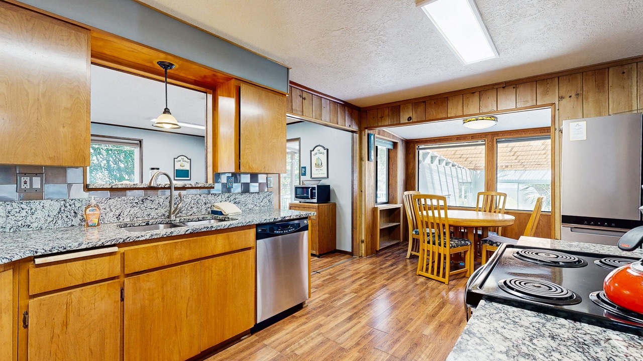 Photo of Kitchen in Rockaway Beach