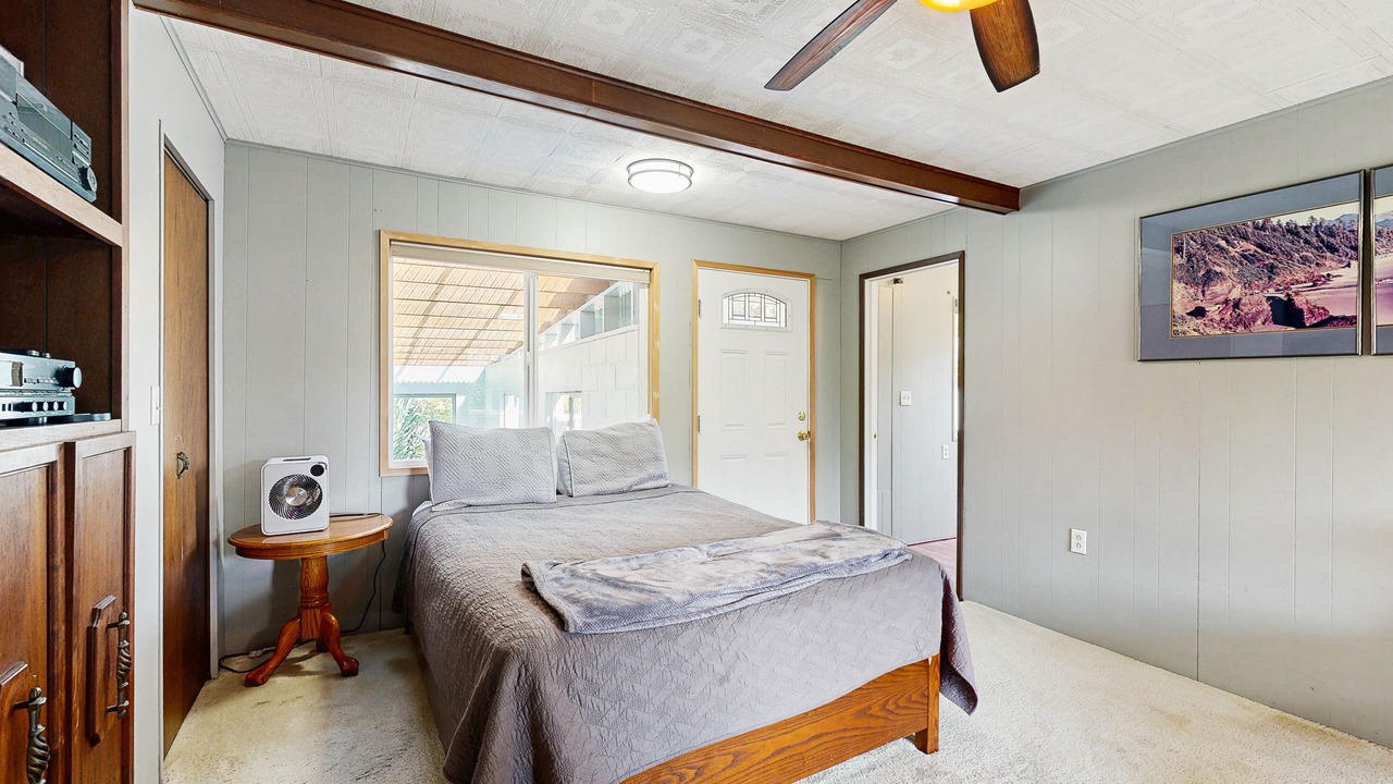 Photo of Bedroom in Rockaway Beach