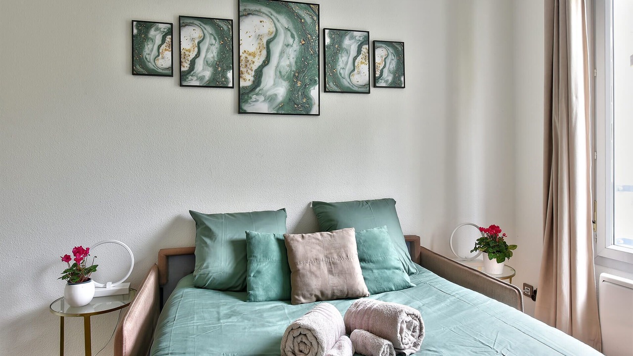 Photo of Bedroom in Lyon City Centre