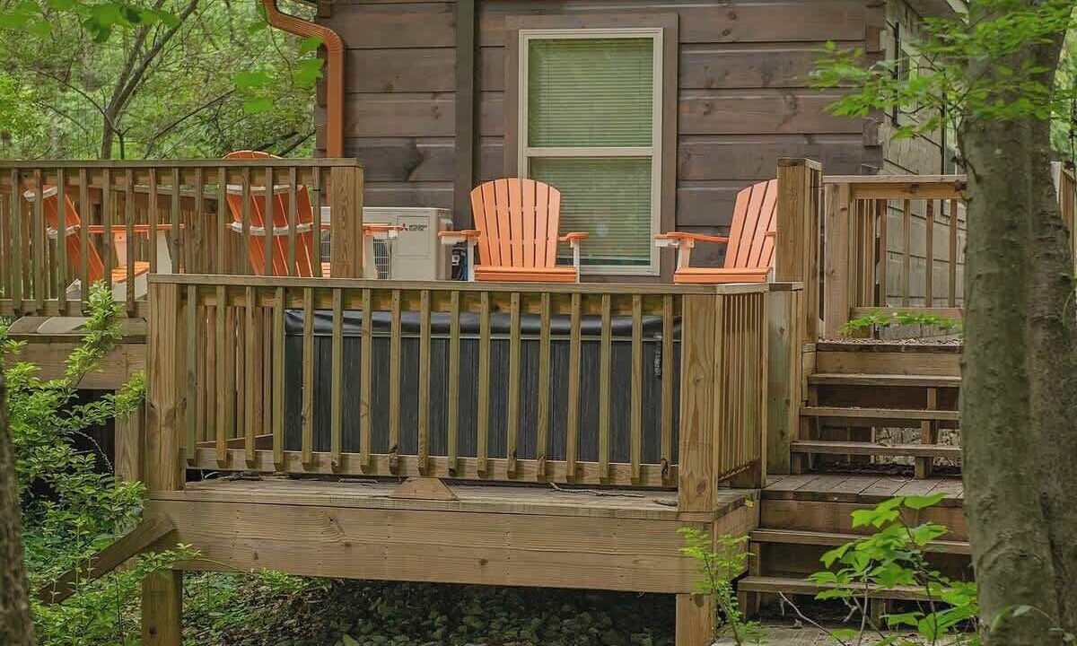 Photo of Patio Balcony in Lookout Valley Neighborhood Association