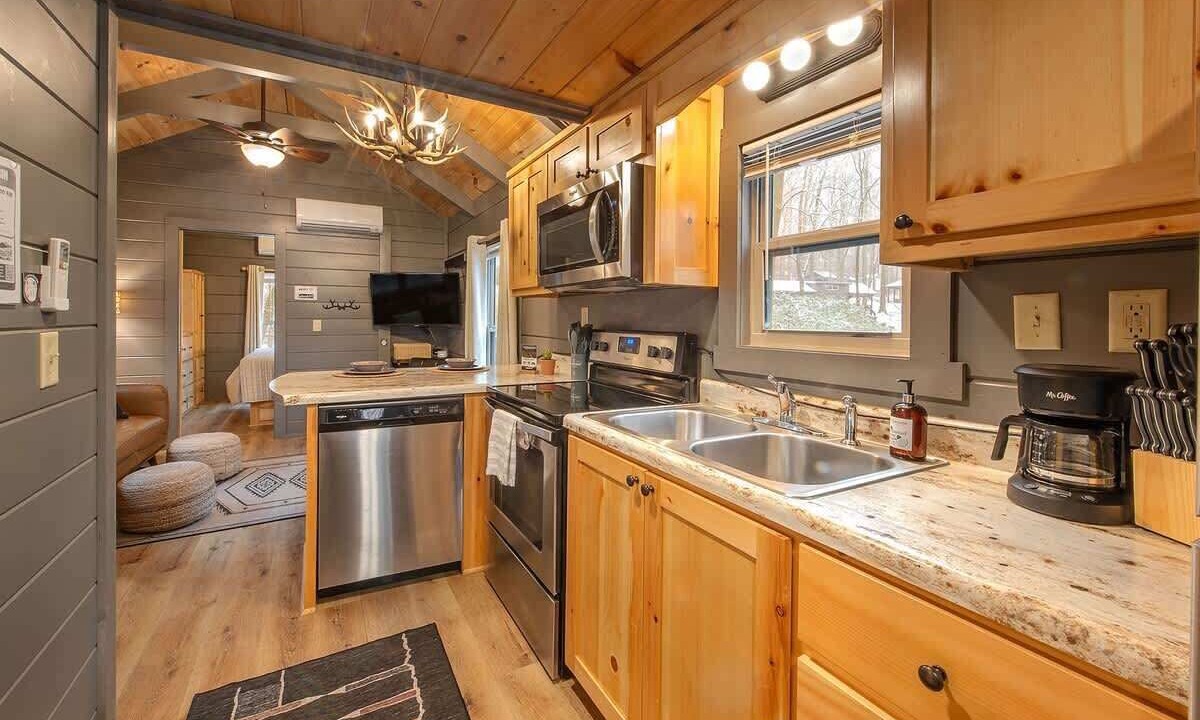 Photo of Kitchen in Lookout Valley Neighborhood Association