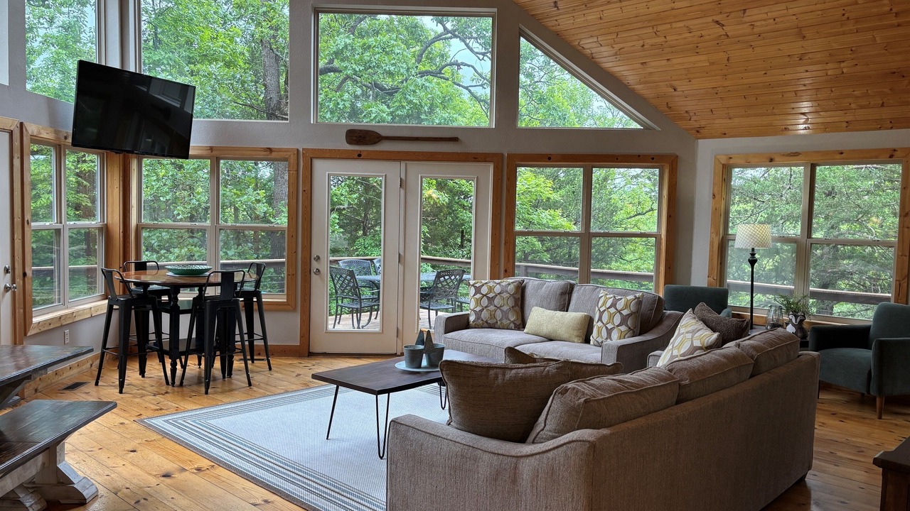 Photo of Livingroom in Cassville