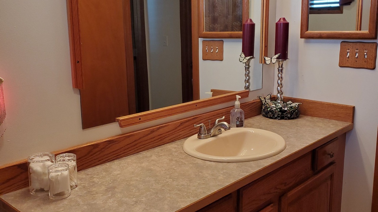 Photo of Bathroom in Lakeview