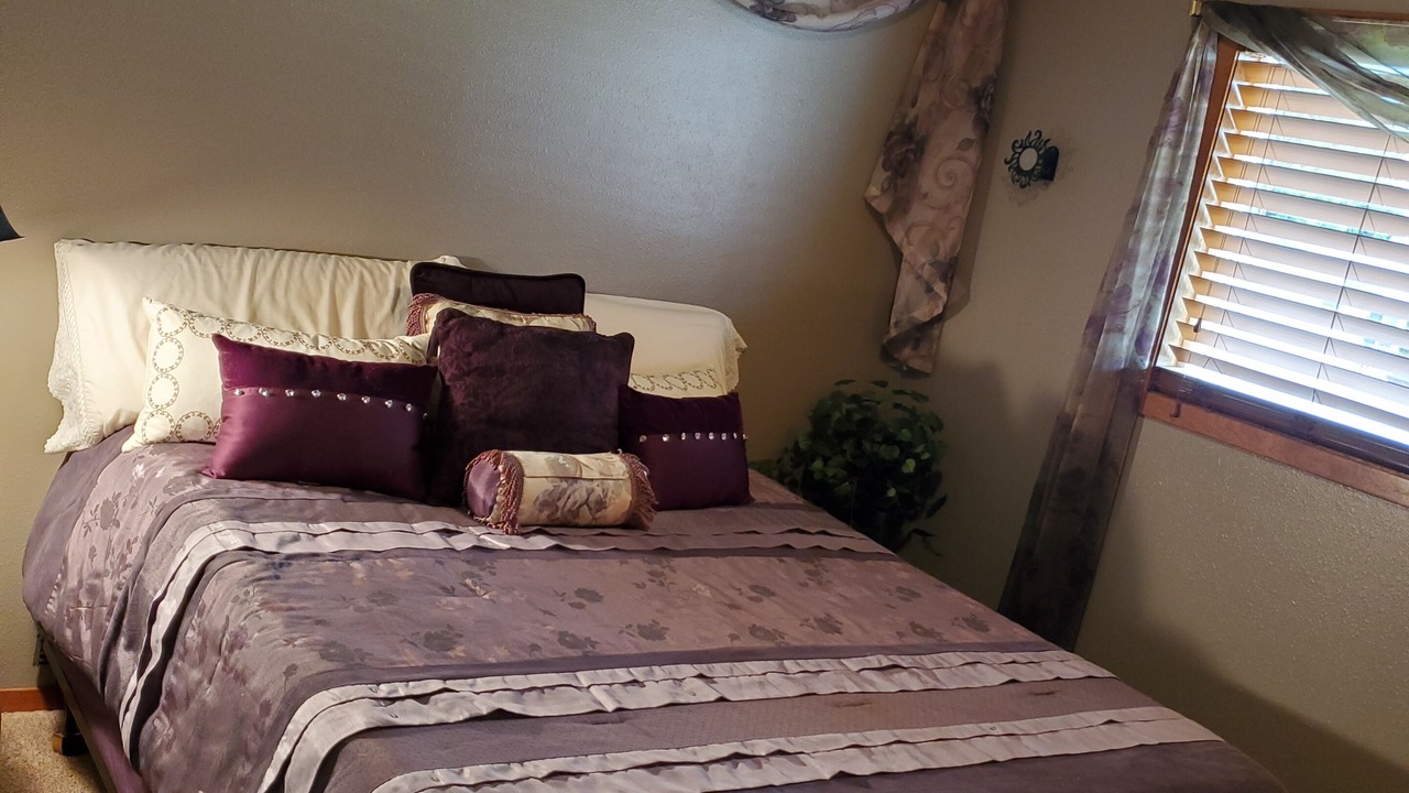 Photo of Bedroom in Lakeview